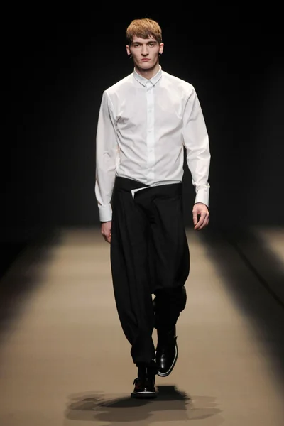 Look 14